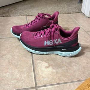 Hokas